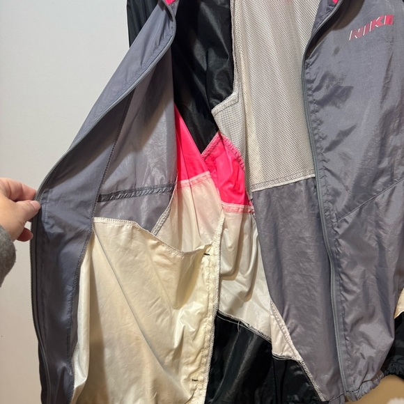 Nike Vintage Pink and Gray Mesh Jacket - Picture 6 of 9